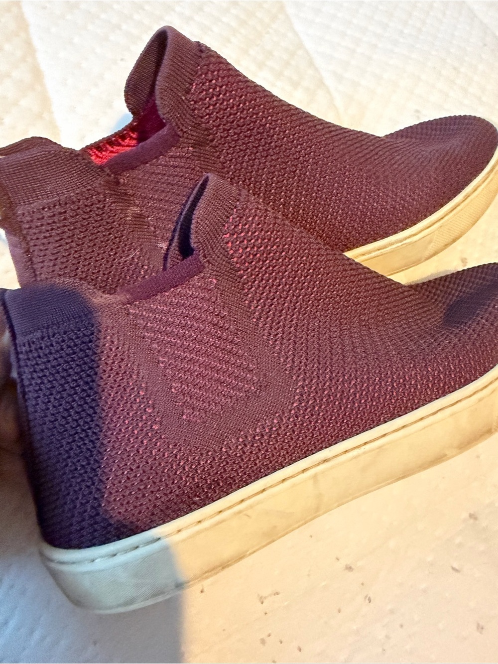 Rothy’s The Chelsea Knit High Top Slip On Sneakers Women’s 8 Burgundy